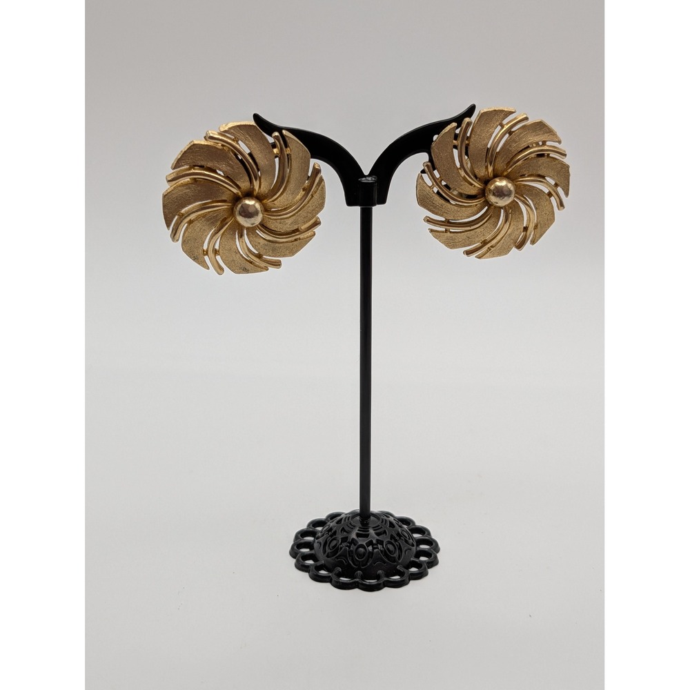 Vintage Sarah Coventry Gold Tone Pinwheel Sunburst Clip On Statement Earrings